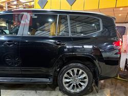 تۆیۆتا لاند کروزەر